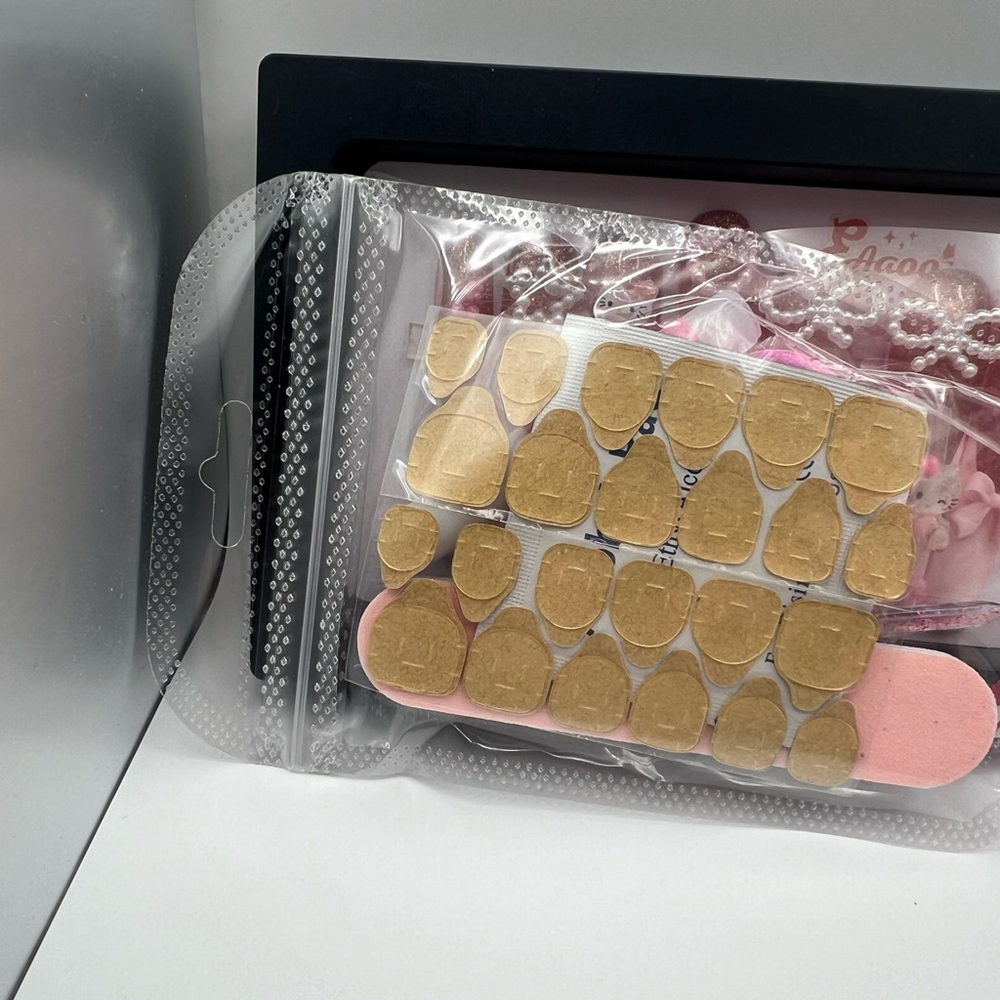 10 pcs Hello Kitty Inspired Press On Nails Set - Picture 3 of 6